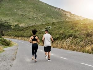 Maneiras criativas de consumir suplementos para não enjoar