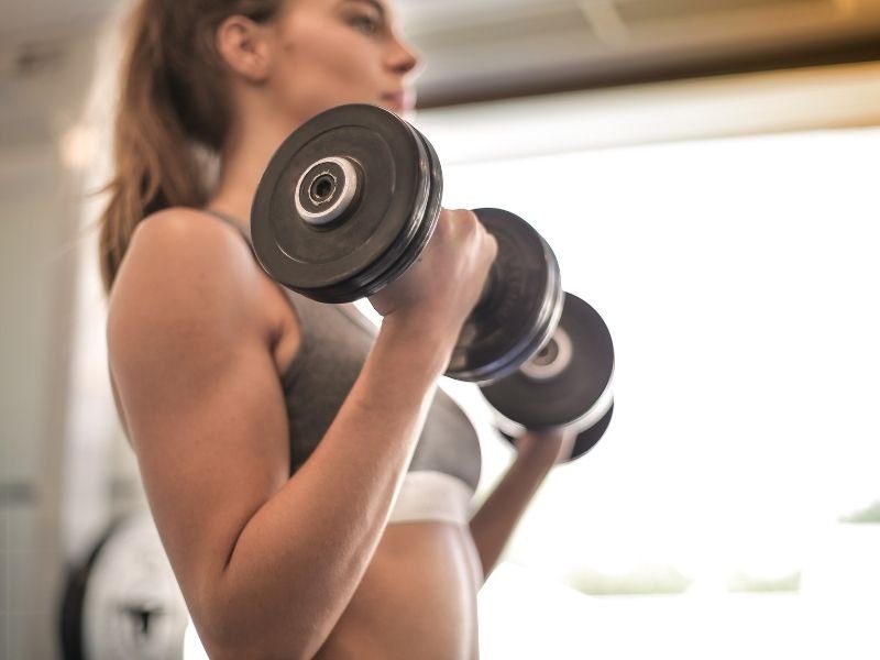 Suplementos e saúde do cabelo, pele e unhas enquanto emagrece